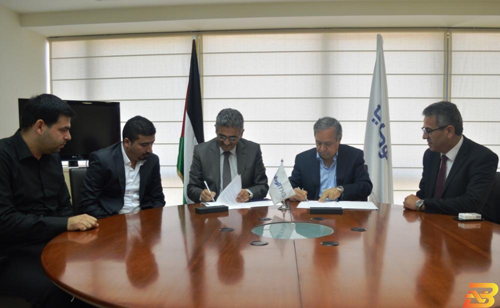 جانب من توقيع الاتفاقية البنك الوطني ونقابة الأطباء يوقعان اتفاقية شراكة إستراتيجية