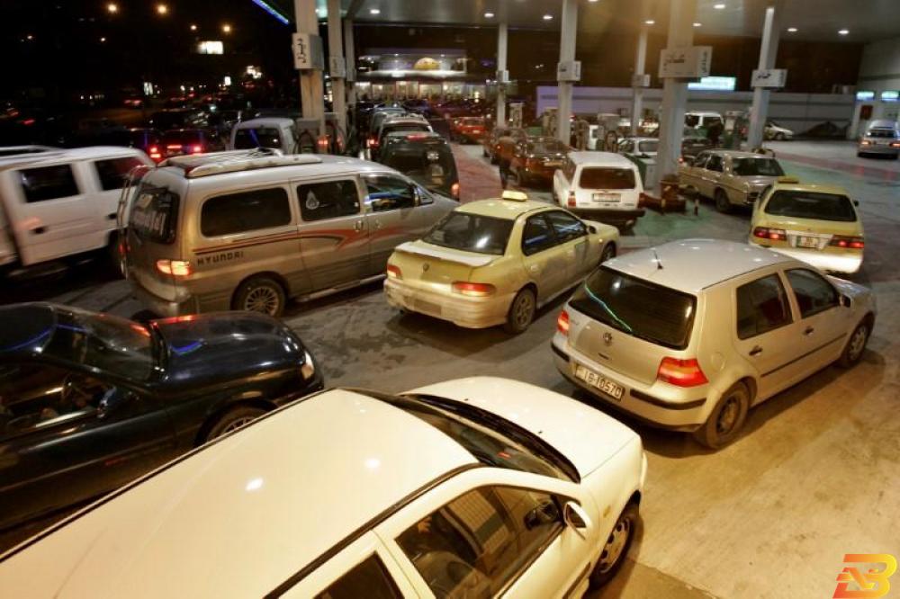 محطة وقود في الأردن. صورة من أرشيف رويترز ارتفاع قيمة واردات الأردن من النفط ومشتقاته 24.5% في 5 أشهر