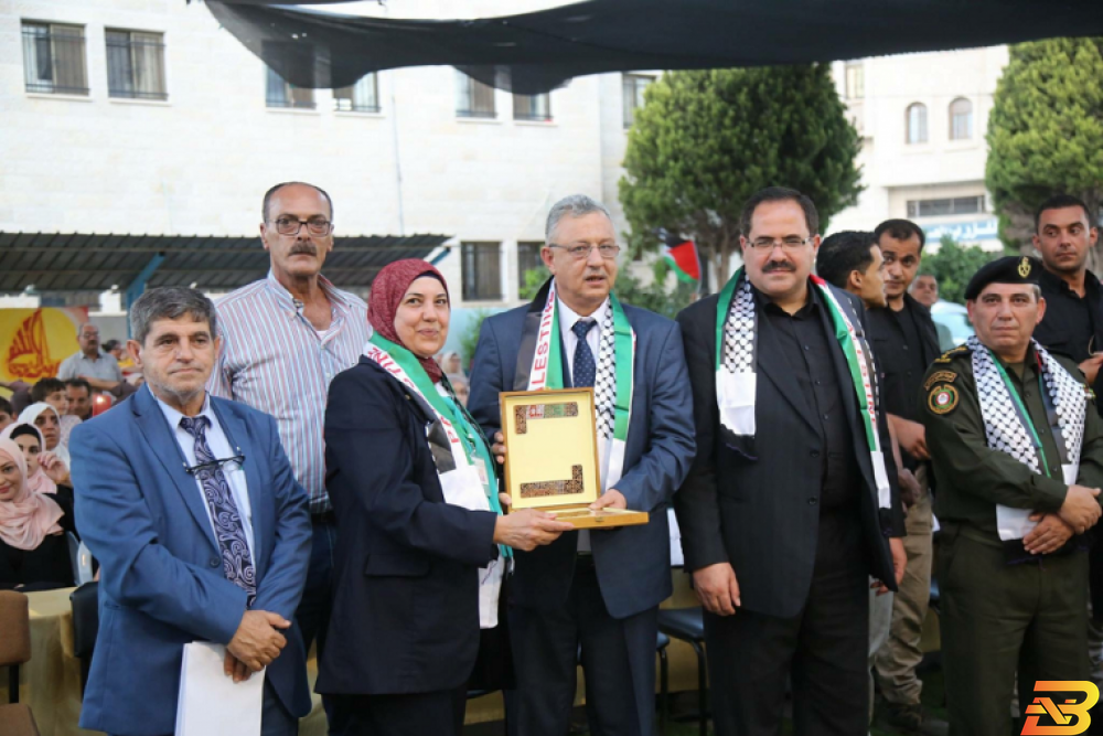 جانب من التكريم بنك القاهرة عمان يرعى حفل تكريم أوائل ’الإنجاز’ في طولكرم
