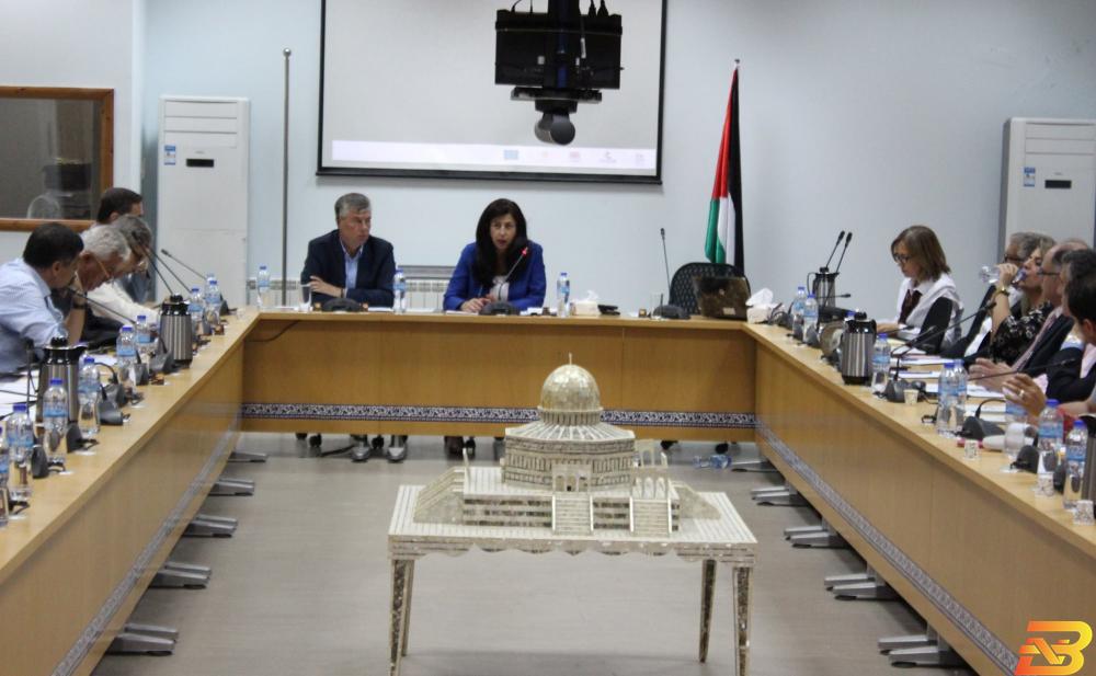 صورة أرشيفية من اجتماع سابق للمجلس المجلس الفلسطيني للصادرات يبحث حماية المنتج الحرفي والعلامة الوطنية للصادرات