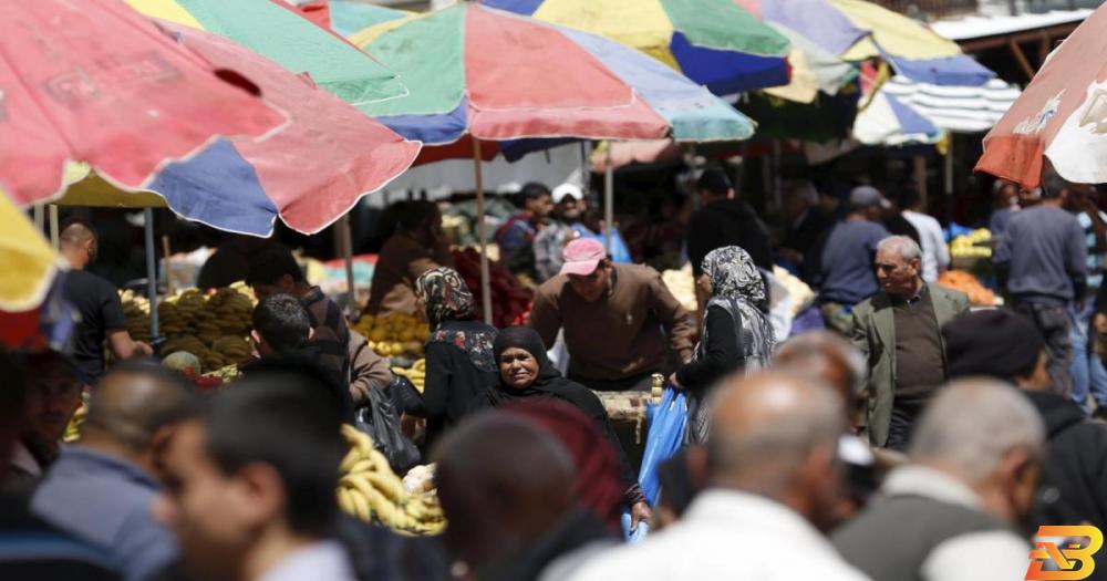 صورة توضيحية-أسواق رام الله-أرشيف رويترز الإحصاء: انخفاض طفيف على مؤشر غلاء المعيشة الشهر الماضي