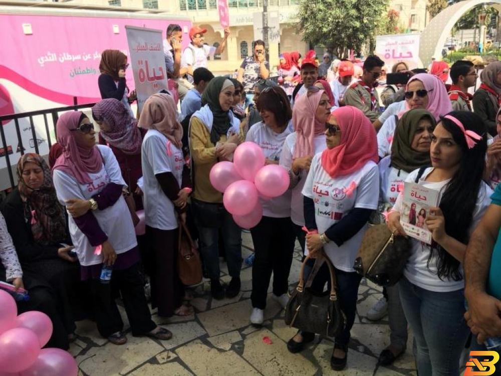 الخليل: مركز دنيا وبنك فلسطين يطلقان حملة للكشف المبكر عن سرطان الثدي