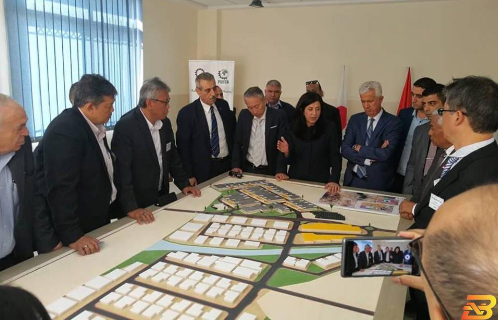 جانب من زيارة الوفد إلى مدينة أريحا الصناعية الزراعية عودة تدعو الى الاستفادة من الفرص الاستثمارية في فلسطين