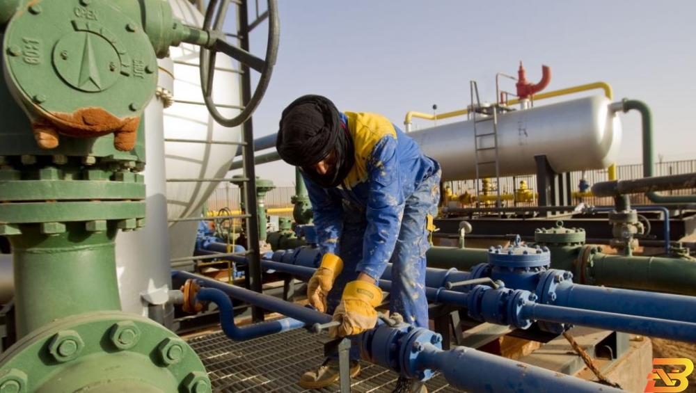 الجزائر توقع عقد تنقيب عن النفط بالمتوسط