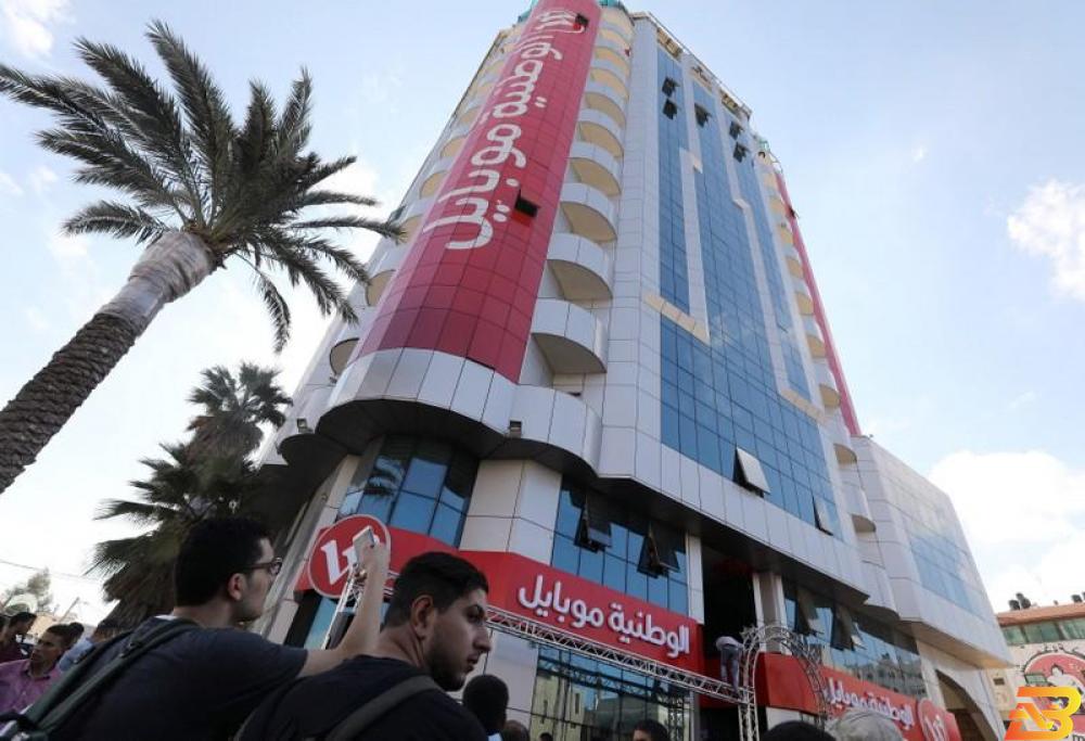 مبنى الوطنية موبايل في غزة-تصوير رويترز الوطنية موبايل تحقق 1.2 مليون دولار أرباحا صافيا للربع الثالث