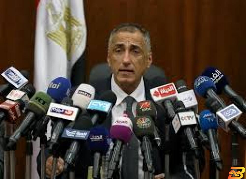 طارق عامر محافظ البنك المركزي المصري يتحدث في مؤتمر صحفي في القاهرة. صورة من أرشيف رويترز وثيقة: مصر تتوقع وصول الدين الخارجي لنحو 102.86 مليار دولار في 2019-2020