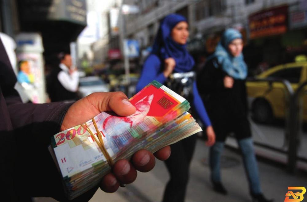 حظر ’الكاش’ في اسرائيل تحد جديد للاقتصاد الفلسطيني