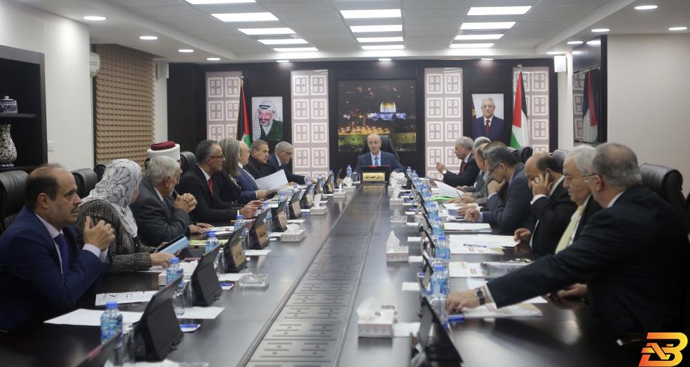 جانب من اجتماع مجلس الوزراء الفلسطيني-تصوير معن خليفة الحكومة تصادق على مشروع قانون المؤسسة الوطنية للتمكين الاقتصادي