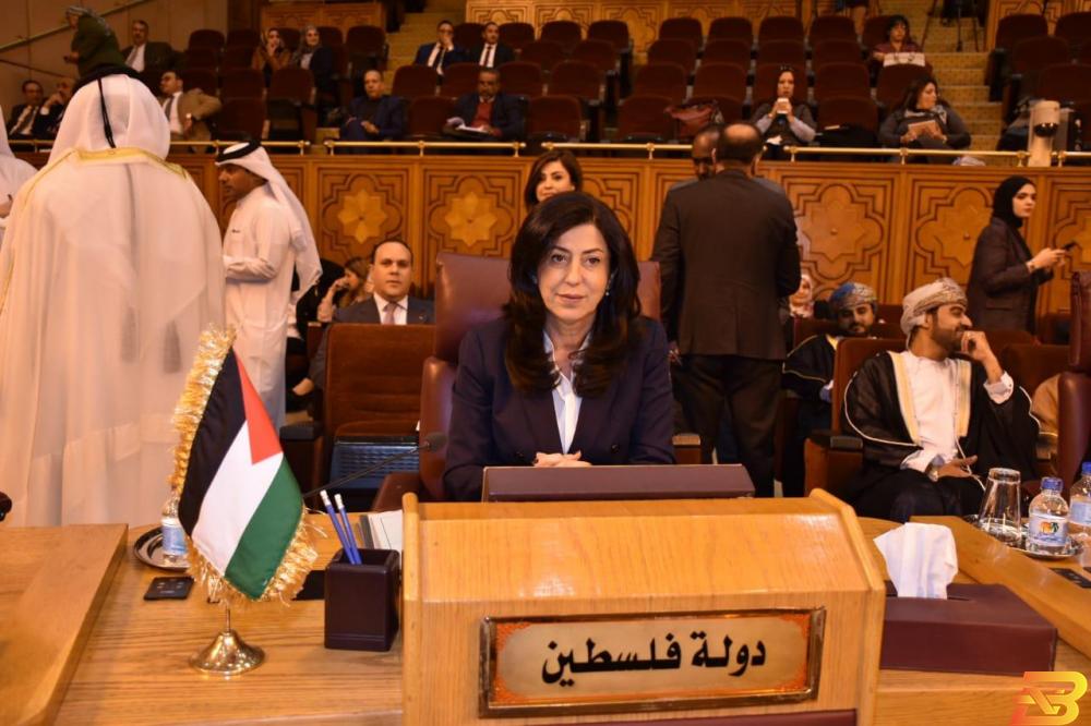 وزيرة الاقتصاد الوطني عبير عودة خلال ترأسها وفد دولة فلسطين في اجتماع المجلس الاقتصادي والاجتماعي العربي عودة تطالب بدعم الاقتصاد الفلسطيني وتعزيز صمود المواطنين