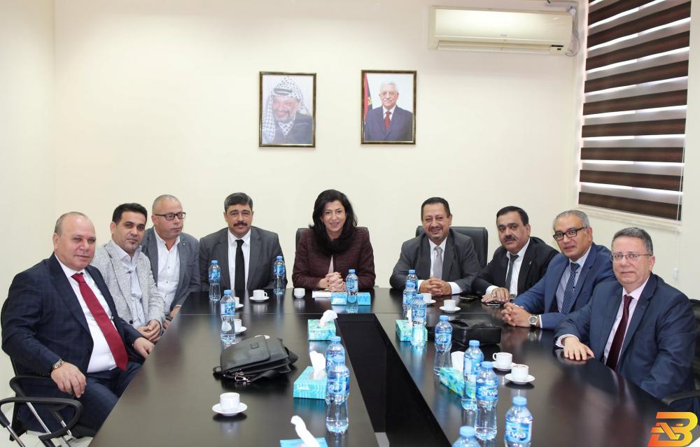 جانب من اللقاء وزيرة الاقتصاد تبحث سبل الاستثمار في فلسطين