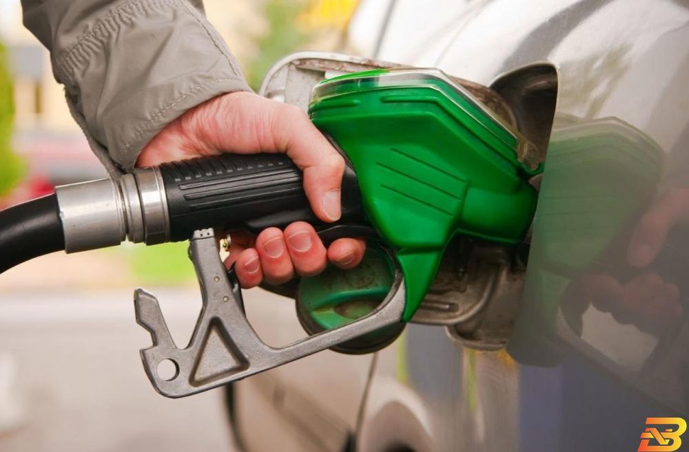 انخفاض جديد على أسعار البنزين والسولار، وأسعار الغاز تراوح مكانها