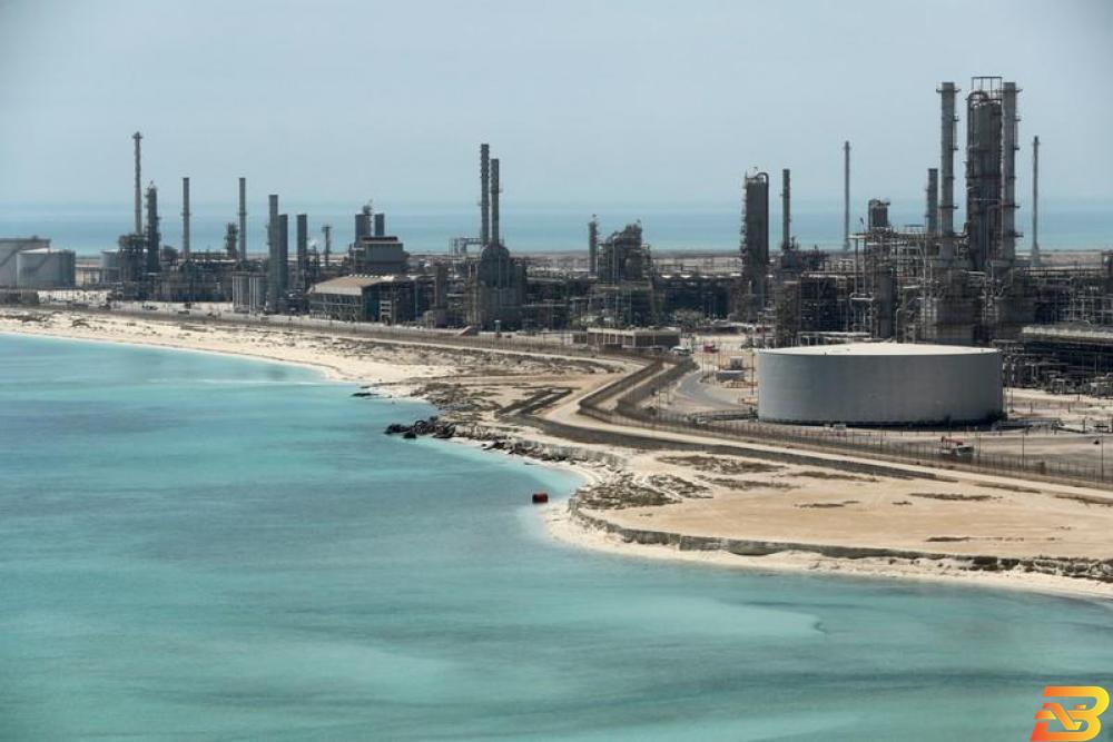 مصفاة نفط في السعودية - صورة من أرشيف رويترز استطلاع-اقتصادات دول الخليج ستنمو بوتيرة أبطأ قليلا حتى 2020 على الأرجح