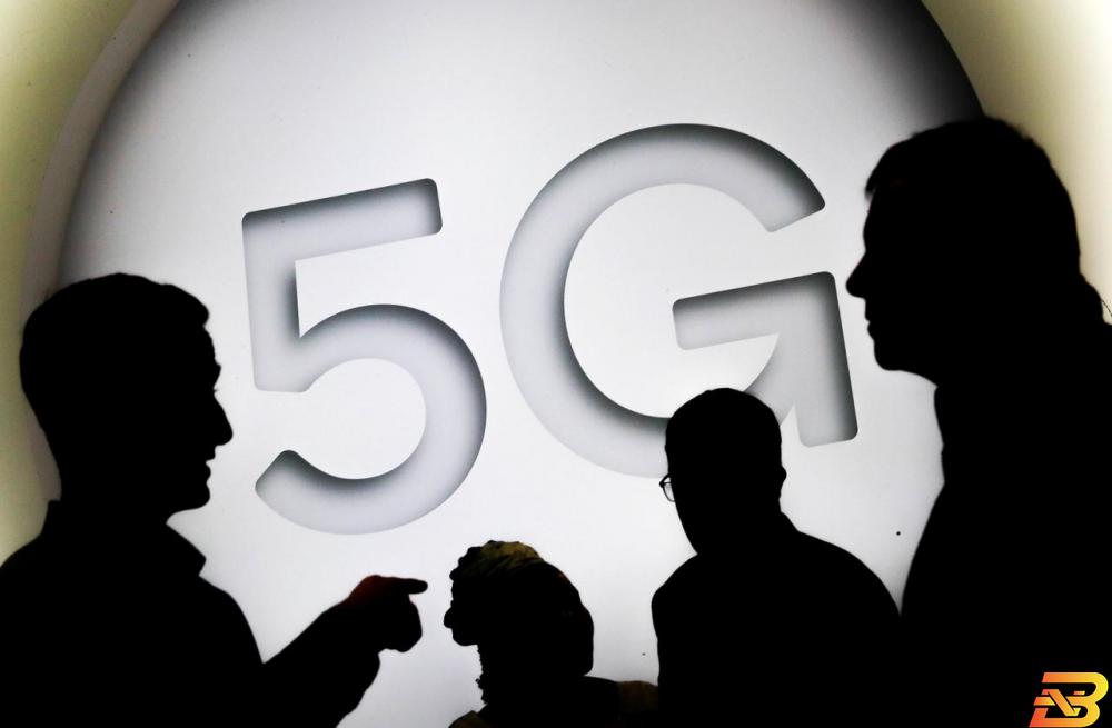 جانب من كونغرس الهواتف المحمولة العالمي في برشلونة-تصوير رويترز تقنية 5G.. الاستجابة في ميلي ثانية وتغيير هاتفك ’إجباري’