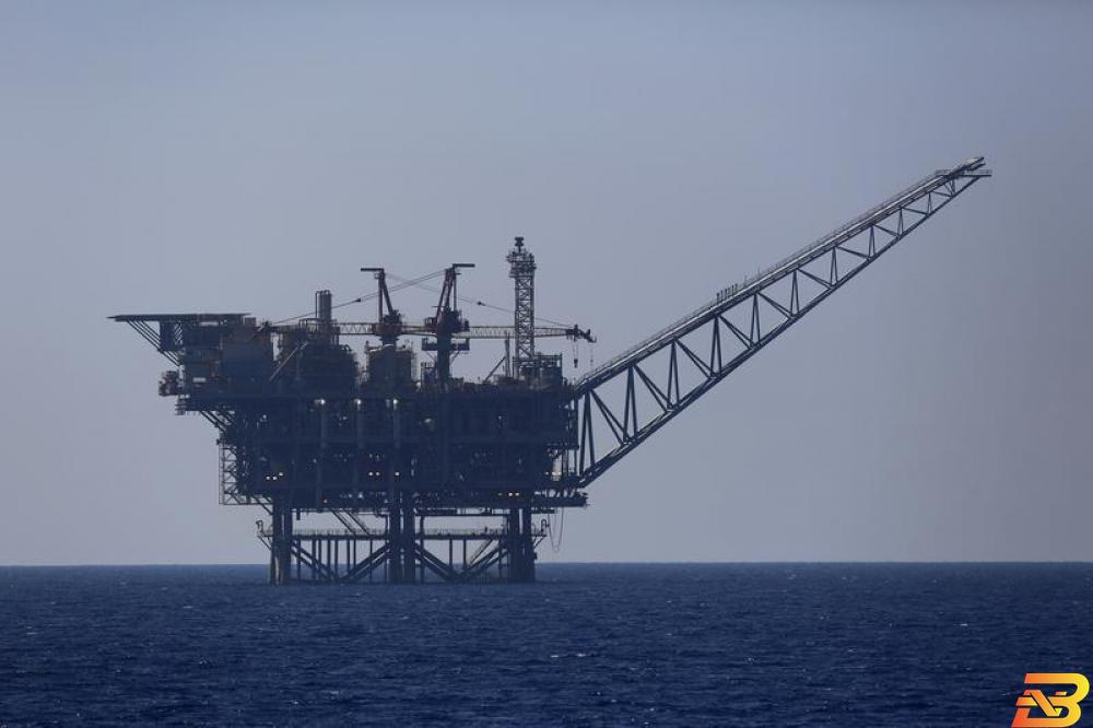 منصة للغاز اسرائيلية في البحر المتوسط-أرشيف رويترز إسرائيل تحسن شروط التنقيب عن الغاز في البحر لجذب كبرى الشركات