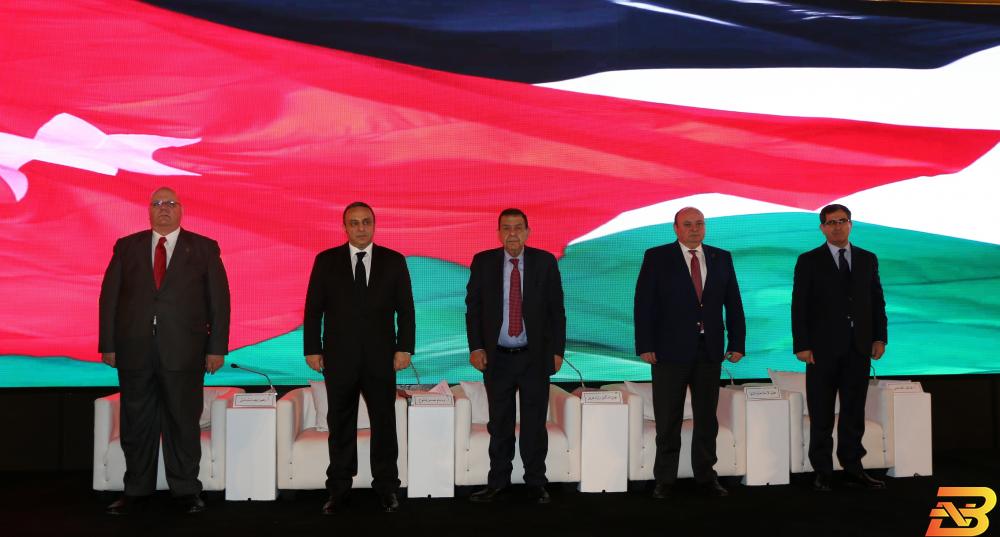 جانب من المؤتمر الشوا يدعو البنوك إلى الاستثمار في مجال تكنولوجيا المعلومات
