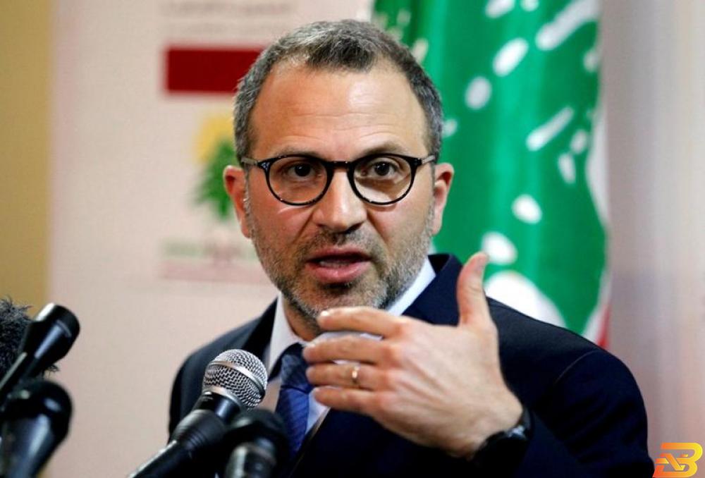 وزير الخارجية اللبناني جبران باسيل يتحدث في بيروت يوم 4 يونيو حزيران 2018. تصوير: محمد عزاقير - رويترز. لبنان يحذر جيرانه من استخدام أراض متنازع عليها في مد خط أنابيب للغاز