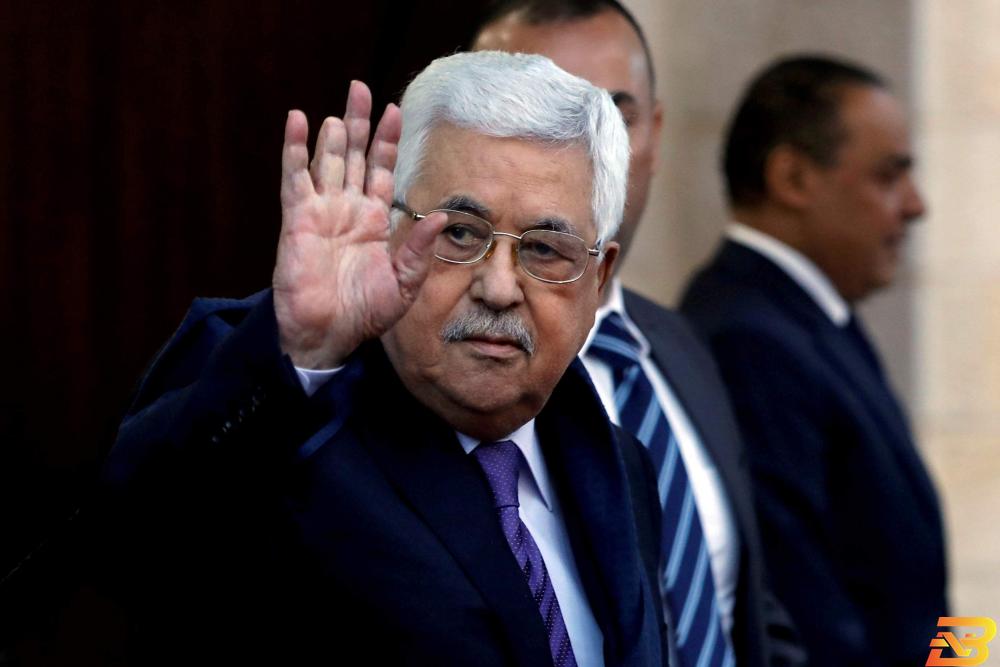 الرئيس الفلسطيني محمود عباس في الضفة الغربية يوم 1 مايو أيار 2018. تصوير: محمد تركمان - رويترز الرئيس عباس: قد نضطر لعدم دفع رواتب الموظفين ومصاريف المؤسسات