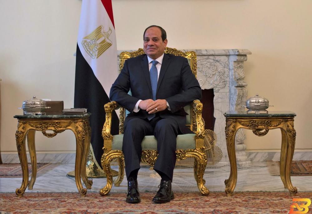الرئيس المصري عبد الفتاح السيسي في القاهرة يوم العاشر من يناير كانون الثاني 2019. صورة لرويترز حصلت عليها من ممثل عن وكالات أنباء السيسي يعلن رفع الحد الأدنى للأجور لجميع العاملين بالدولة من 1200 إلى 2000 جنيه