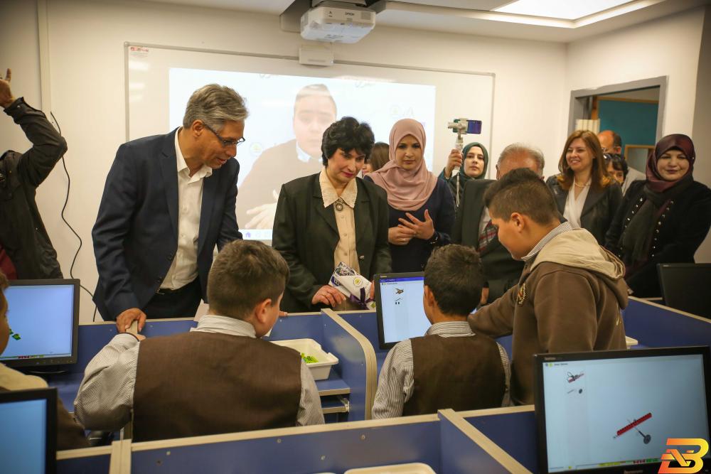 جانب من فعاليات المشروع مؤسسة فيصل الحسيني تختتم مشروع تطوير البنية التحتية في مدارس القدس