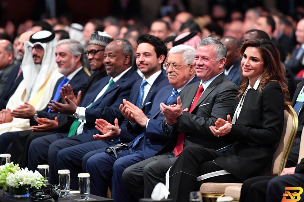 جانب من الجلسة الافتتاحية الملك عبد الله: نحتاج إلى شراكة واسعة من أجل تحفيز النمو الاقتصادي