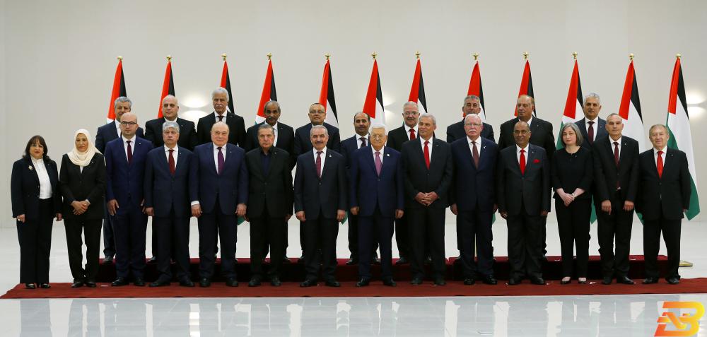 الحكومة الفلسطينية الجديدة بعد أداء اليمين أمام الرئيس حكومة الدكتور محمد اشتية تؤدي اليمين القانونية أمام الرئيس
