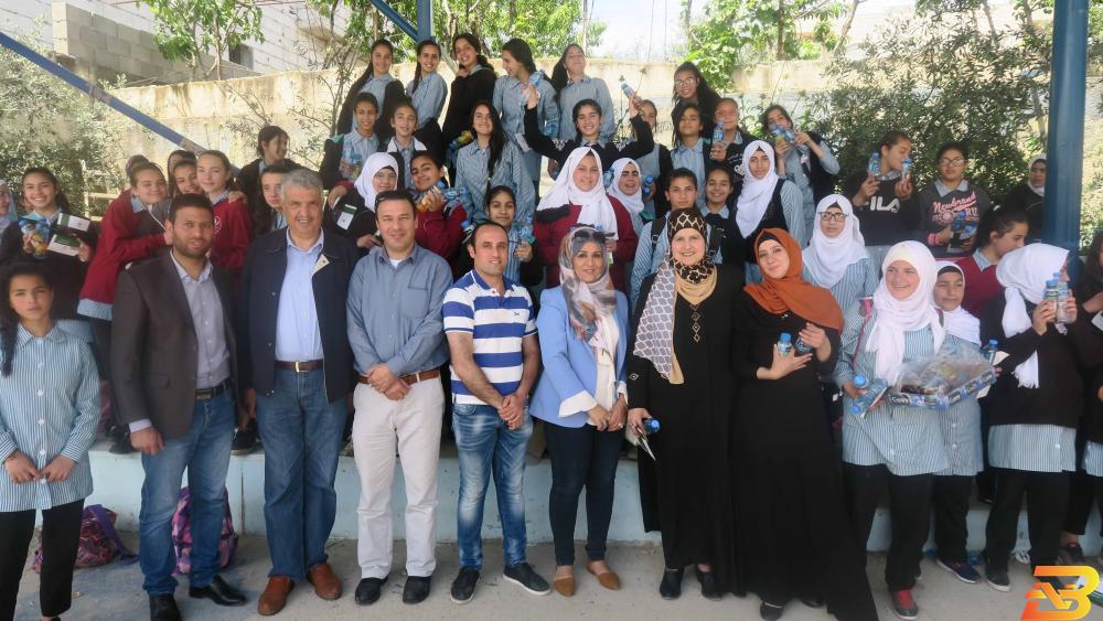 جانب من فعاليات المبادرة ائتلاف حماية المستهلك تختتم مبادرة ’منا وإلنا’ في 18 مدرسة