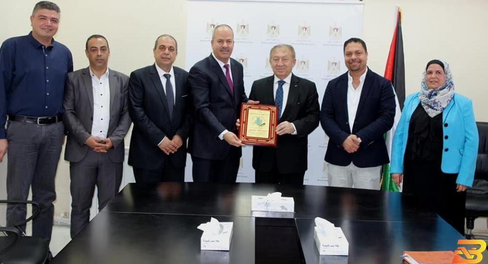 جانب من اللقاء العسيلي: البيئة التشريعية الناظمة للاقتصاد ستخضع لمراجعة