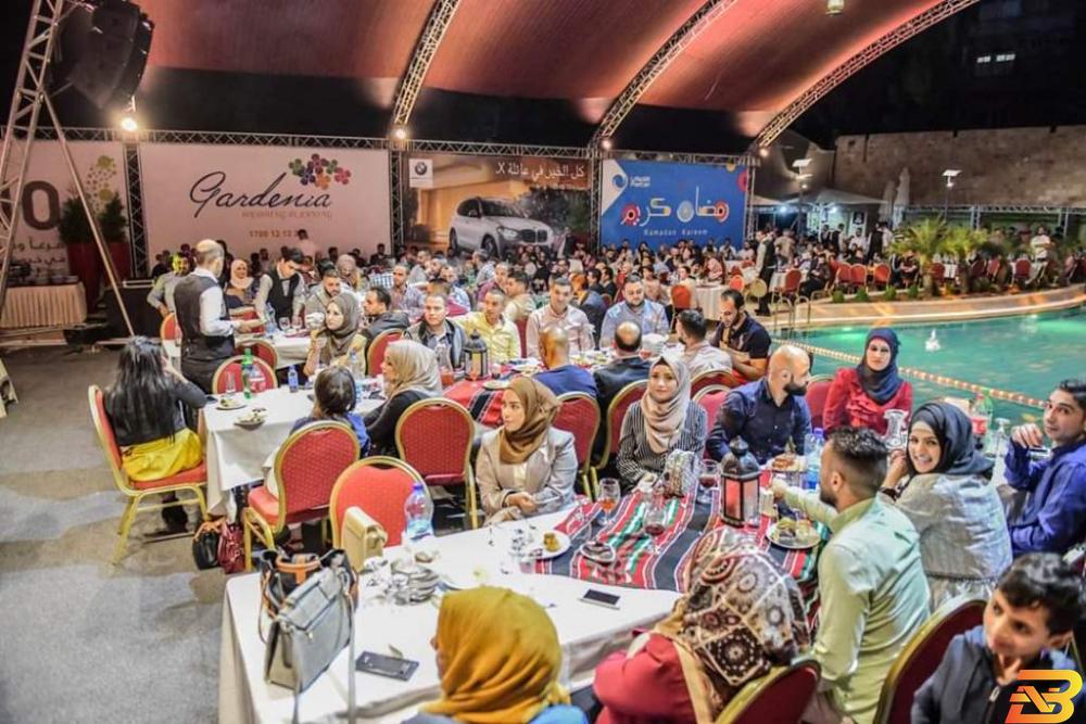 جانب من الإفطارات أسرة بنك القدس تلتئم على مائدة واحدة في رمضان