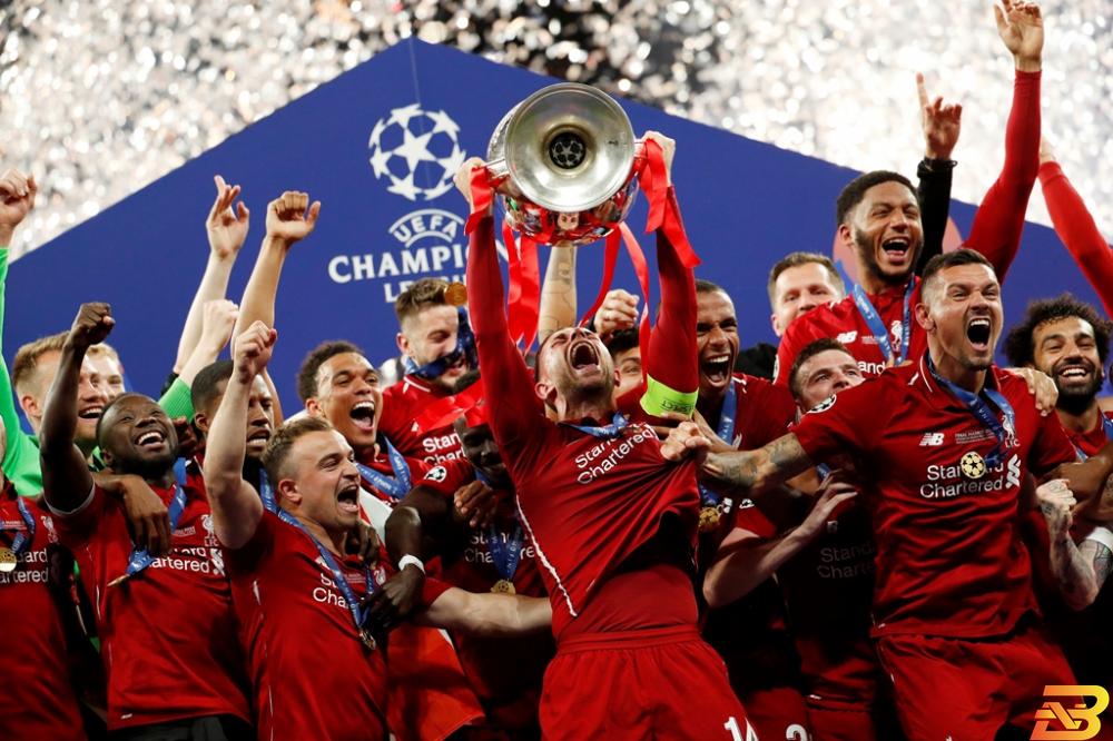 ليفربول يحتفل بالتتويج-تصوير وكالات الكشف عن حجم جوائز ليفربول في دوري الأبطال