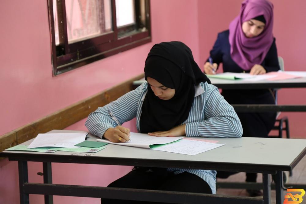 صورة أرشيفية لقاعة امتحان للثانوية العامة في أريحا 76 ألف طالب وطالبة يتوجهون لتقديم امتحان الثانوية العامة