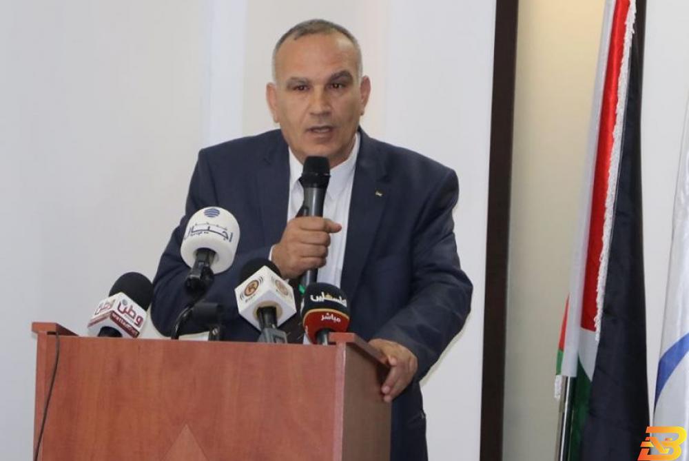 وزير الاتصالات وتكنولوجيا المعلومات اسحق سدر يتحدث خلال المؤتمر الصحفي وزارة الاتصالات تطلق خدمة تناقل الأرقام بين مشغلي الهاتف الخلوي