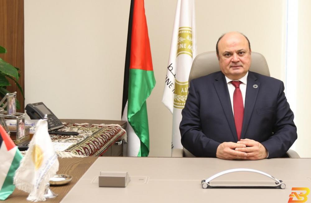 محافظ سلطة النقد عزام الشوا الشوا يطالب المجتمع الدولي والعرب الإيفاء بالتزاماتهم المالية