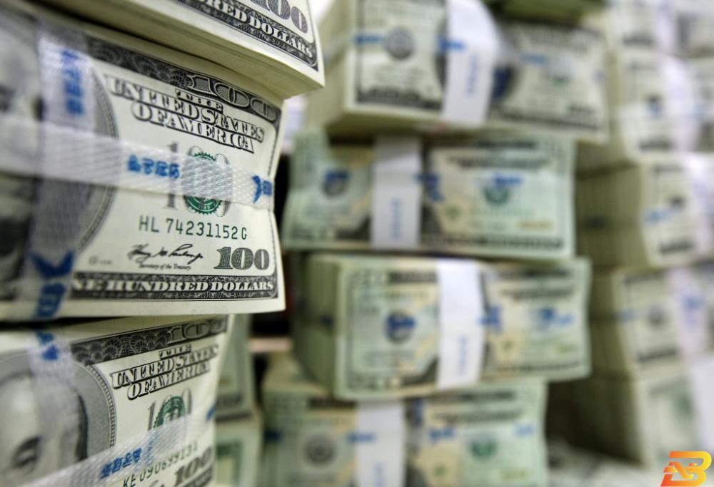 صورة توضيحية-رزم من عملة الدولار-أرشيف وكالات 306 ملايين دولار عجز الحساب الجاري لميزان المدفوعات الفلسطيني للربع الأول