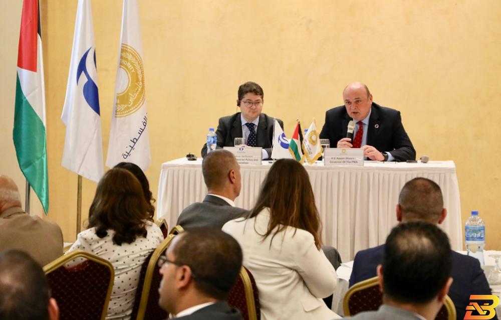 محافظ سلطة النقد عزام الشوا يتحدث خلال افتتاح الورشة ورشة تناقش ’الامتثال لمتطلبات مكافحة غسل الأموال وتمويل الإرهاب’