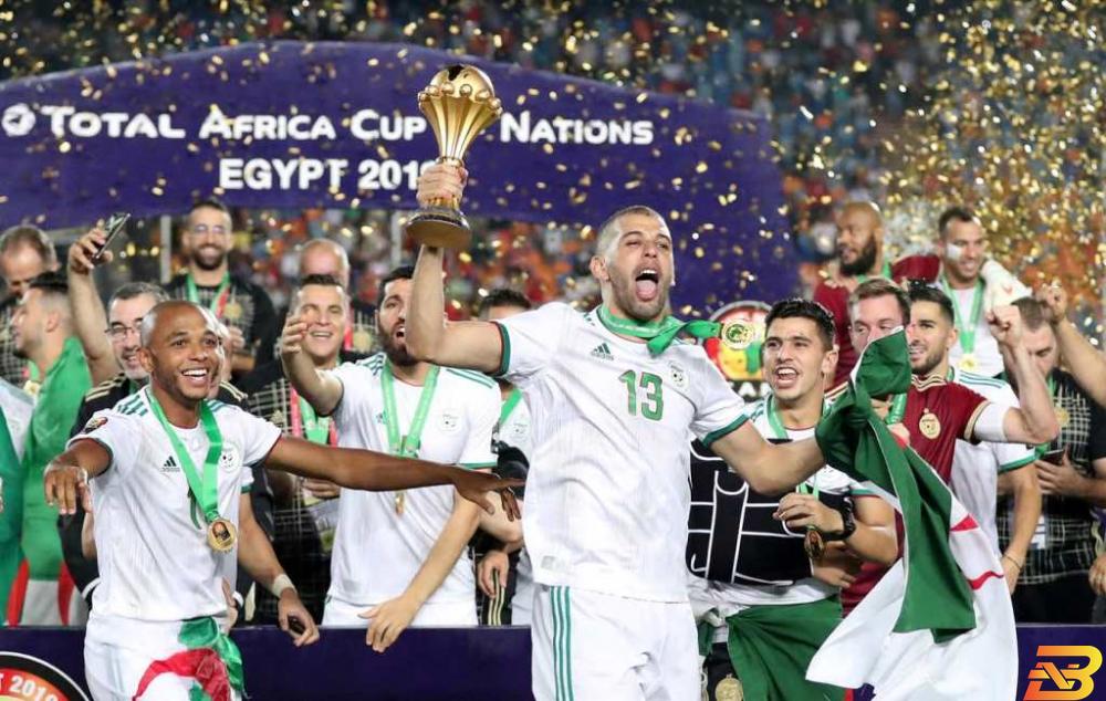 لاعبو منتخب الجزائر يحتفلون بعد التتويج-تصوير رويترز الجوائز المالية لبطولة أمم إفريقيا: كم مليون ربحت الجزائر؟