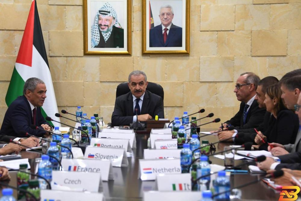 جانب من الاجتماع ما هي الحلول التي وضعتها الحكومة لمواجهة الأزمة المالية؟