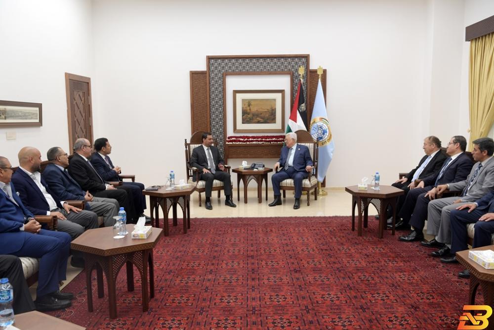 جانب من اللقاء الرئيس يستقبل وزير الصناعة والتجارة والتموين الأردني