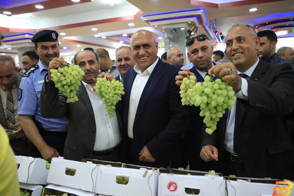 جانب من افتتاح المهرجان-تصوير وفا افتتاح مهرجان العنب والمنتجات النسوية في محافظة جنين
