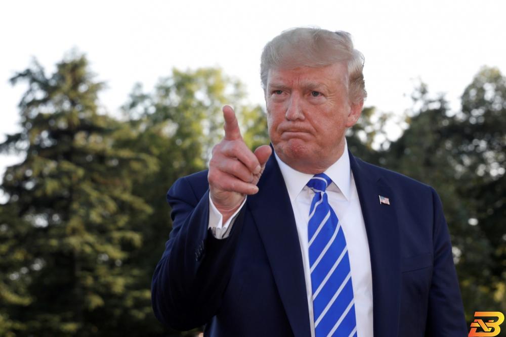 الرئيس الأمريكي دونالد ترامب يتحدث مع الصحفيين في البيت الأبيض بواشنطن يوم 30 أغسطس آب 2019. تصوير: يوري جريباس - رويترز الصين وأمريكا تبدآن جولة جديدة من فرض الرسوم الجمركية في خضم حرب تجارية