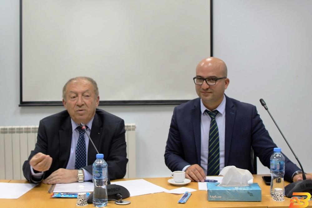 جانب من الاجتماع اجتماع يبحث سبل دعم وتعزيز صمود الاقتصاد في القدس
