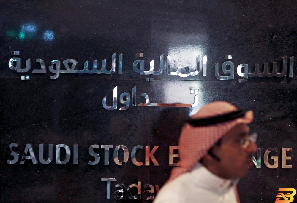 مستثمر في البورصة السعودية (تداول). صورة من أرشيف رويترز هيئة السوق المالية السعودية تيسر إدراج الشركات الأجنبية في البورصة