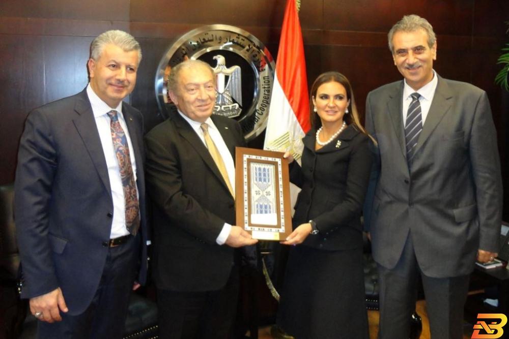 جانب من لقاء وزيرة الاستثمار والتعاون الدولي المصرية سحر نصر مباحثات فلسطينية مصرية لزيادة التبادل التجاري