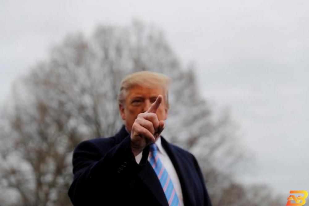 الرئيس الأمريكي دونالد ترامب يتحدث إلى صحفيين بالبيت الأبيض في واشنطن يوم الخامس من أبريل نيسان 2019. تصوير: كارلوس باريا - رويترز. ترامب يقول إنه سيمحو الاقتصاد التركي إذا قضى الأتراك على أكراد سوريا