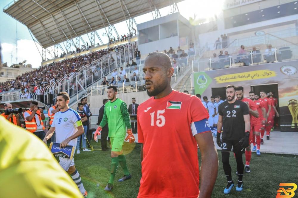 جانب من لقاء فلسطين وأوزبكستان في الجولة الأولى من التصفيات ’جوال’ تستعد للمباراة المرتقبة بين فلسطين والسعودية