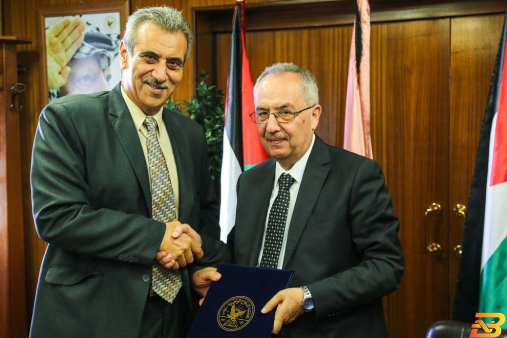 جانب من توقيع الاتفاقية الهيئة العامة للمدن الصناعية وجامعة النجاح توقعان مذكرة تفاهم