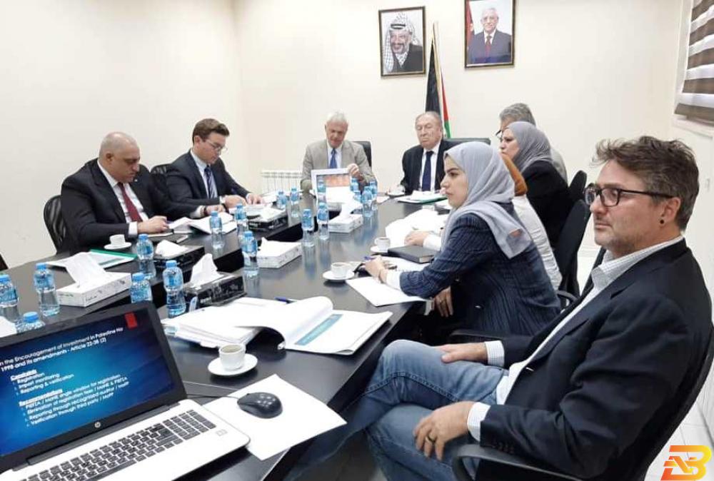جانب من اللقاء العسيلي يبحث مع الاتحاد الأوروبي تقديم الحوافز لمستثمري مدينة غزة الصناعية