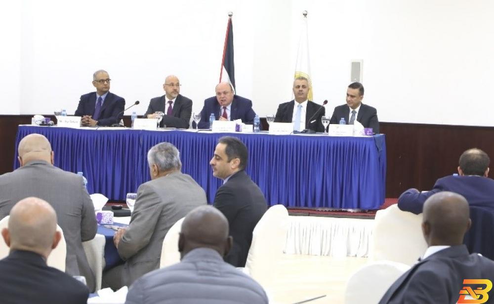 جانب من الورشة الشوا: نسعى لإدخال نماذج جديدة من الصناعة المصرفية