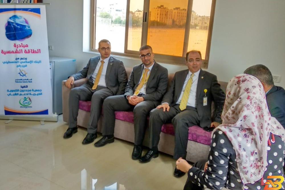 جانب من زيارة جمعية "مجددون" التنموية الخيرية لدعم الشباب في مدينة رفح غزة: ’الإسلامي الفلسطيني’ يدعم مشروعين للطاقة النظيفة في مدرسة وجمعية