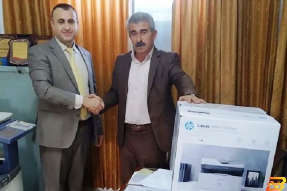 جانب من تسليم الدعم جنين: الإسلامي الفلسطيني يدعم مدرسة سيلة الظهر الأساسية