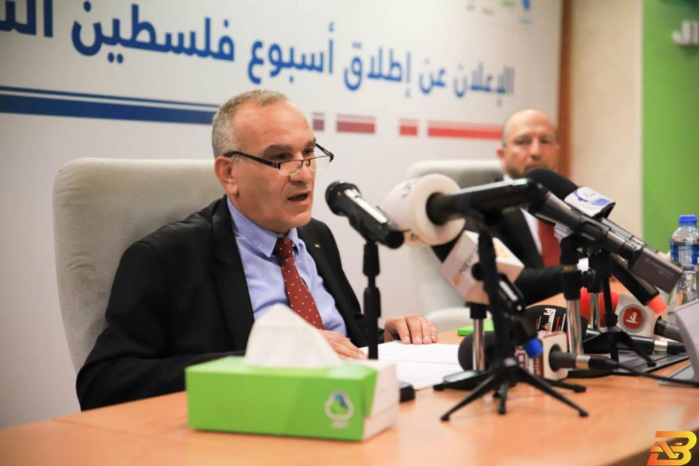 وزير الاتصالات وتكنولوجيا المعلومات إسحق سدر وزير الاتصالات: نسعى لتحصيل ضريبة من فيسبوك وجوجل